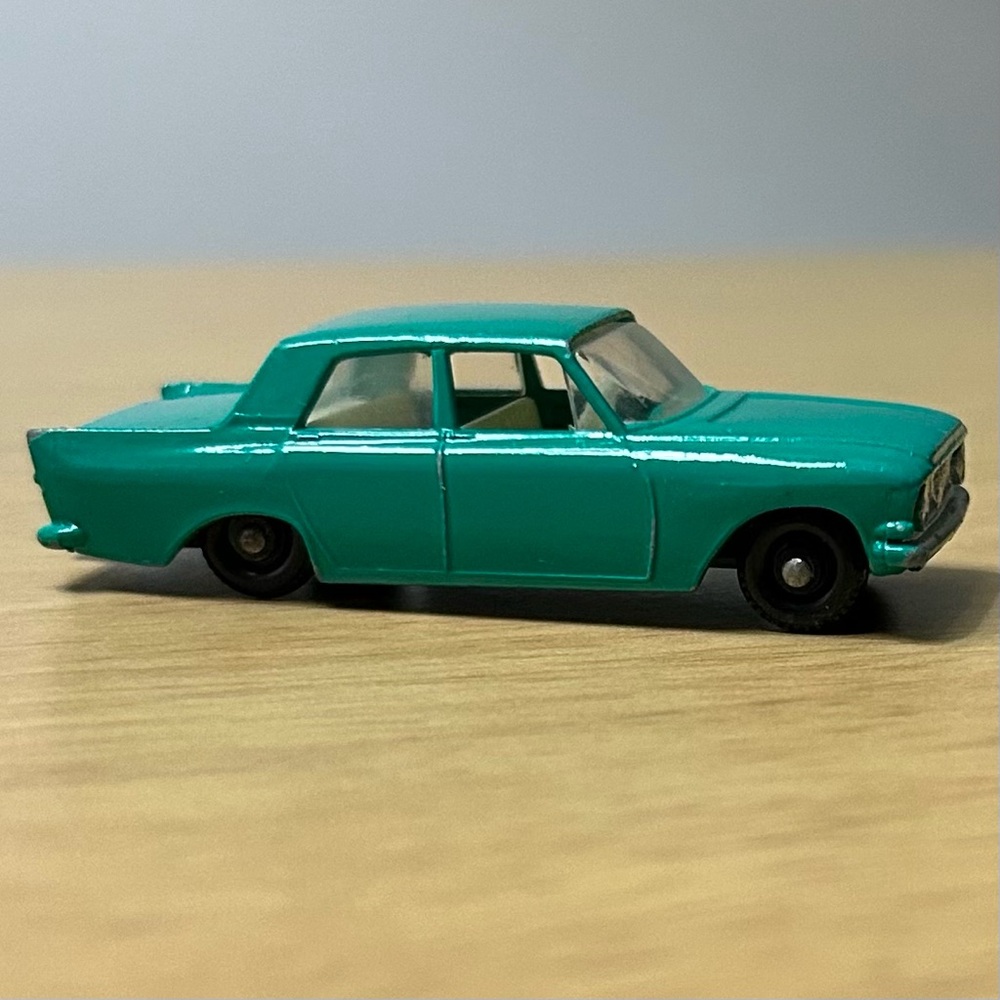 No 33 Ford Zephyr 6 Matchbox Car